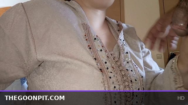 Horny guy in traditional robe can't resist, wants to cum 💦 Rashidsi