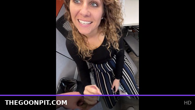 Convincing a Coworker to Finish with a Creampie After Work